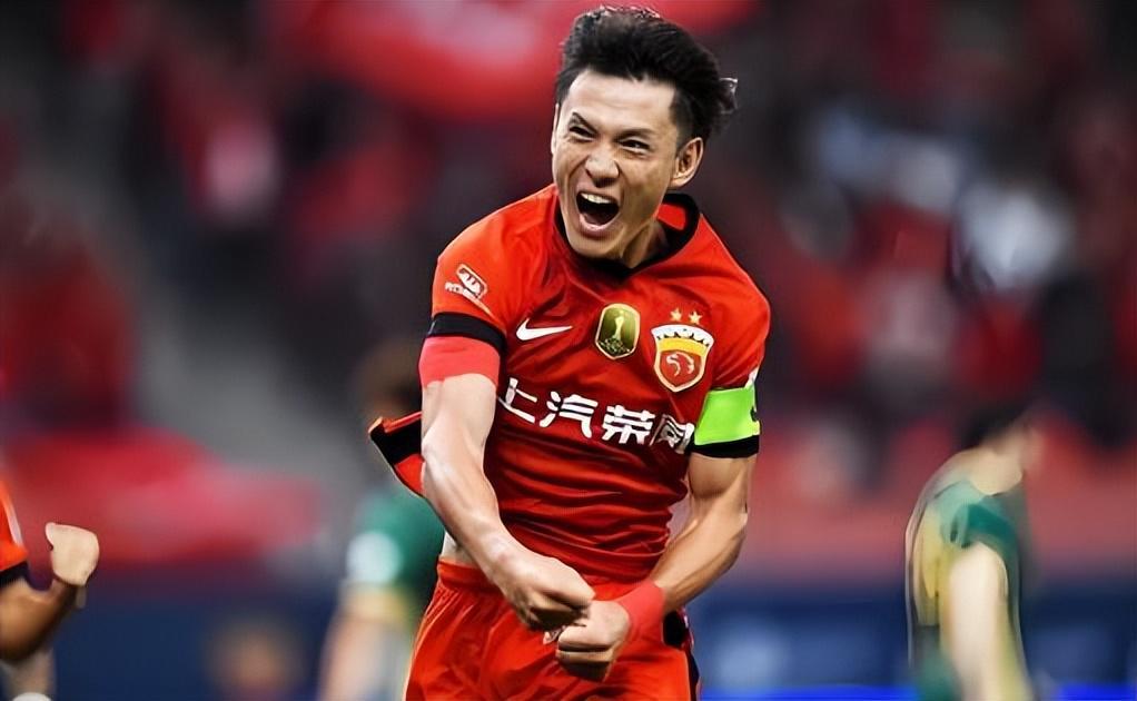 开云体育网页版-意外!他是上港唯一踢左后卫水平比李帅还强的王牌,如今复出爆发